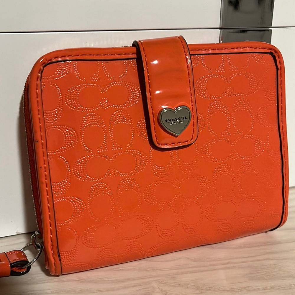 Coach Logo Wallet with Heart Button Detail